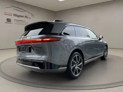 XPeng G9 — SUV électrique 550 ch, AWD haute performance, ultra faible kilométrage — interior