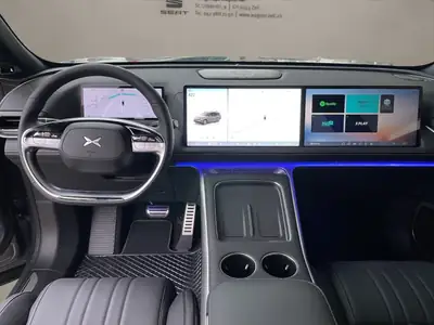 XPeng G9 — SUV électrique 550 ch, AWD haute performance, ultra faible kilométrage — Thumbnail 9