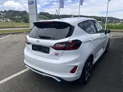 Ford Fiesta 2023 — Citadine dynamique avec 200 ch, transmission manuelle — interior