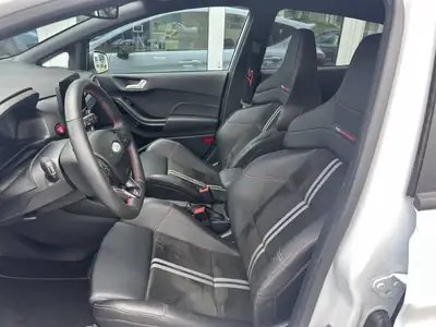 Ford Fiesta 2023 — Citadine dynamique avec 200 ch, transmission manuelle — detail