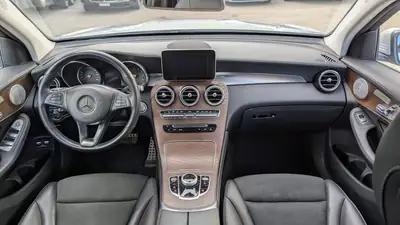 Mercedes-Benz GLC 250 — SUV premium 245 ch avec équipements haut de gamme — Thumbnail 11