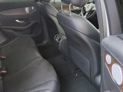 Mercedes-Benz GLC 250 — SUV premium 245 ch avec équipements haut de gamme — Thumbnail 13