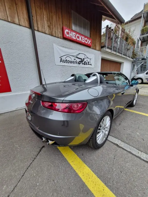 Alfa Romeo Spider 2010 occasion Reinach — 3