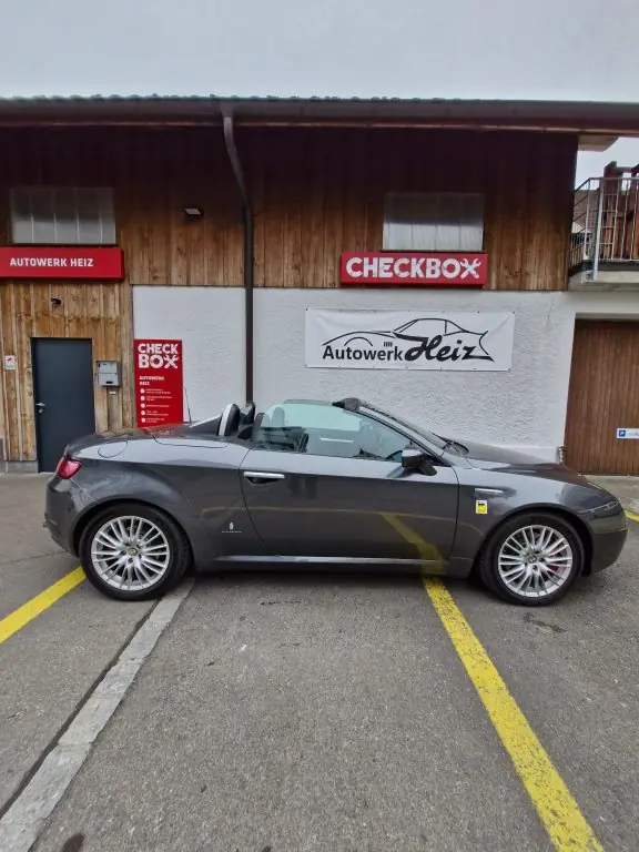 Alfa Romeo Spider 2010 — Cabriolet sport 200 ch, entretien complet prévu — vista esterna