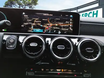 Mercedes-Benz Classe A 250 — Berline compacte sportive, 224 ch et seulement 18 500 km — Miniatura 12