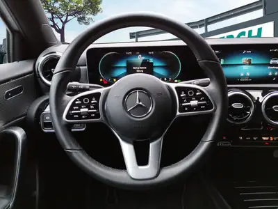 Mercedes-Benz Classe A 250 — Berline compacte sportive, 224 ch et seulement 18 500 km — Miniatura 11