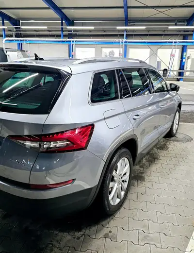 Skoda Kodiaq 2019 — SUV 7 places diesel, transmission automatique, motricité intégrale — Heckansicht