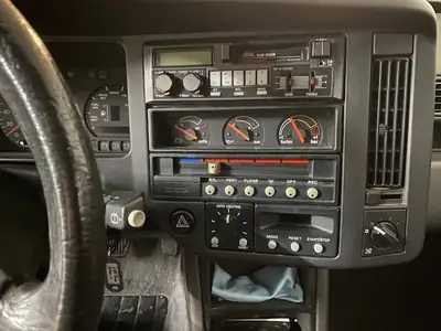 Volvo 480 Coupé 1989 — Chef-d'œuvre suédois préservé, véhicule vétéran d'époque — Armaturenbrett