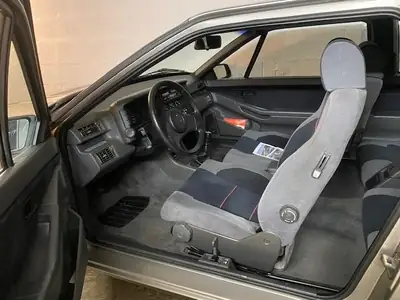 Volvo 480 Coupé 1989 — Chef-d'œuvre suédois préservé, véhicule vétéran d'époque — Innenraum