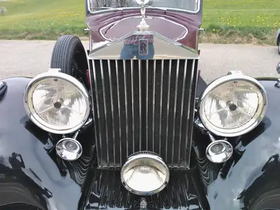Rolls-Royce 25/30 Saloon 1936 — Chef-d'œuvre britannique, élégance intemporelle — Seitenansicht