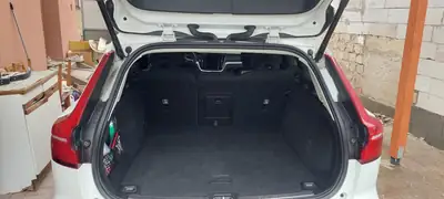 Volvo V60 Hybrid — Break élégant, motorisation écologique 253 ch — Miniature 9