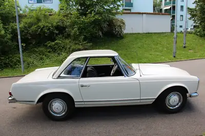 Mercedes-Benz 230 Cabriolet 1964 — Chef-d'œuvre rétro avec hardtop et capote d'époque — arrière