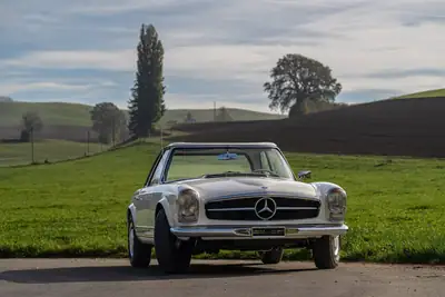 Mercedes-Benz 230 Cabriolet 1964 — Chef-d'œuvre rétro avec hardtop et capote d'époque — Miniature 8