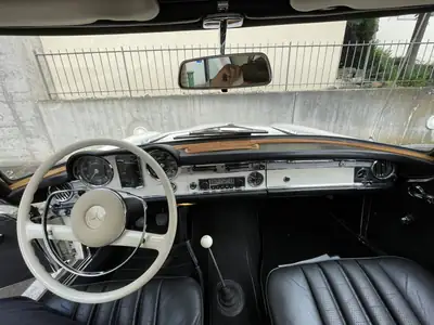 Mercedes-Benz 230 Cabriolet 1964 — Chef-d'œuvre rétro avec hardtop et capote d'époque — Miniature 10