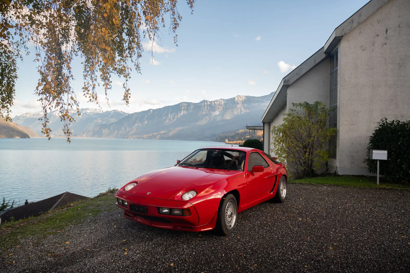 Porsche 928 1977 — Coupé mythique, véhicule veteran avec FIVA-Pass — vista esterna