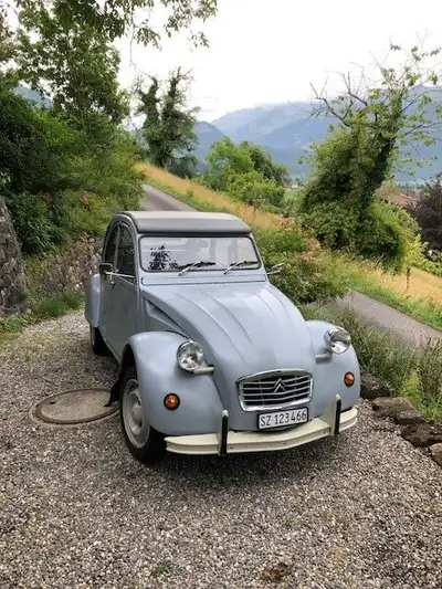 Citroën 2CV-6 1981 — Icône automobile restaurée, 65'000 km, véhicule vétéran — vista esterna