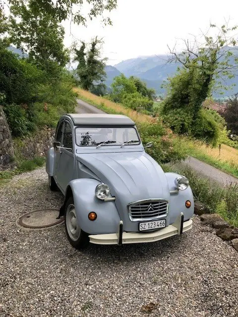 Citroën 2CV-6 1981 — Icône automobile restaurée, 65'000 km, véhicule vétéran — vista esterna