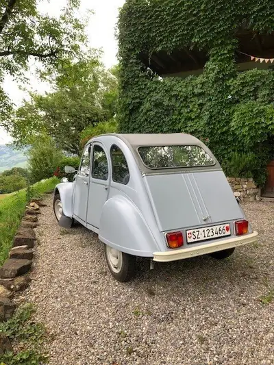Citroën 2CV-6 1981 — Icône automobile restaurée, 65'000 km, véhicule vétéran — vista posteriore