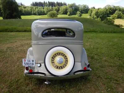Chevrolet Standard Six Limousine 1935 — Chef-d'œuvre restauré, 6-cylindres authentique — tableau de bord