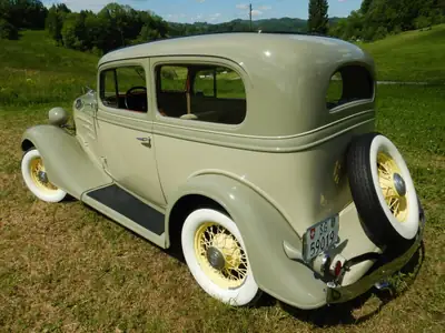 Chevrolet Standard Six Limousine 1935 — Chef-d'œuvre restauré, 6-cylindres authentique — intérieur