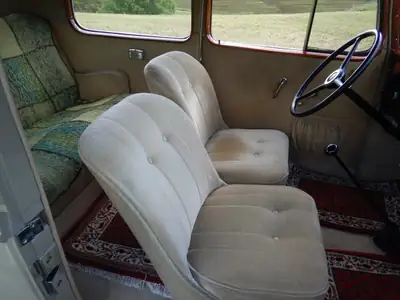 Chevrolet Standard Six Limousine 1935 — Chef-d'œuvre restauré, 6-cylindres authentique — Miniature 9