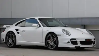 Porsche 911 Turbo 997.1 — Légendaire Mezger, 550 ch et boîte manuelle — vue extérieure