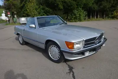Mercedes-Benz 420 Cabriolet 1988 — Élégance rétro, moteur V8 puissant — vista esterna