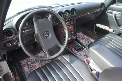 Mercedes-Benz 420 Cabriolet 1988 — Élégance rétro, moteur V8 puissant — cruscotto