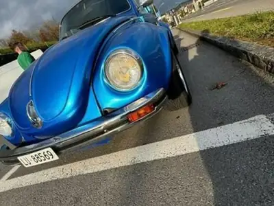 VW Käfer 1973 — Légende automobile bleue, 40'000 km d'histoire — vue extérieure