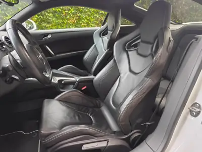 Audi TT RS 2012 — Coupé sportif 360 ch, entretien premium récent — Detail