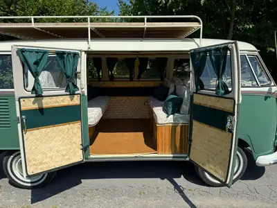 VW Type 2 1967 — Légende des années 60, transformée en Surf Bus premium — cruscotto