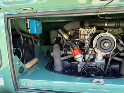 VW Type 2 1967 — Légende des années 60, transformée en Surf Bus premium — Miniatura 17