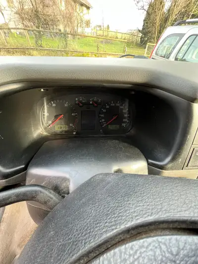 VW T4 Diesel 2003 — Van 8 places spacieux, équipé et fiable — dettaglio