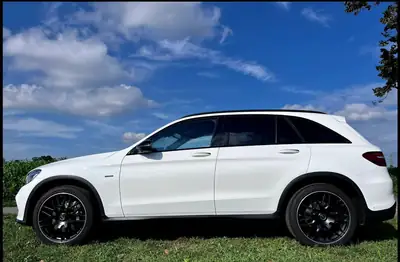 Mercedes-Benz GLC 350 Hybrid — SUV 7 places dynamique, moteur écologique et performant — Seitenansicht