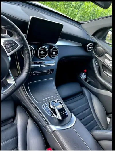 Mercedes-Benz GLC 350 Hybrid — SUV 7 places dynamique, moteur écologique et performant — Heckansicht