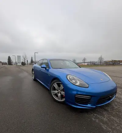 Porsche Panamera 2015 — Berline sportive 440 ch, transmission intégrale — vue extérieure