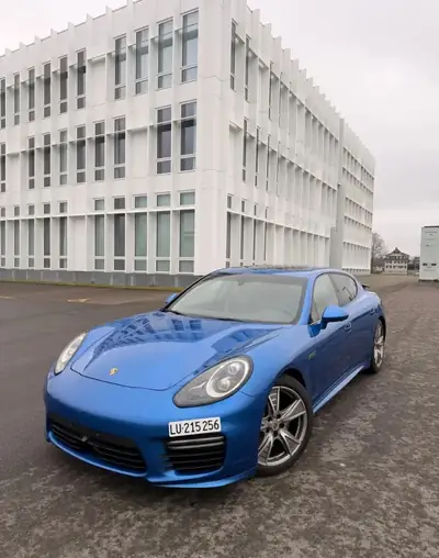 Porsche Panamera 2015 — Berline sportive 440 ch, transmission intégrale — côté