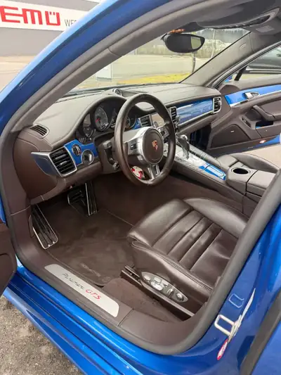 Porsche Panamera 2015 — Berline sportive 440 ch, transmission intégrale — intérieur