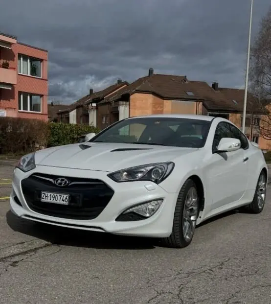 Hyundai Genesis Coupé 2013 — Élégance coréenne, moteur 274 ch et faible kilométrage