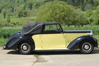 Daimler DB 18 1948 — Cabriolet classique jaune, restauré mécaniquement, transmission Wilson — vista esterna