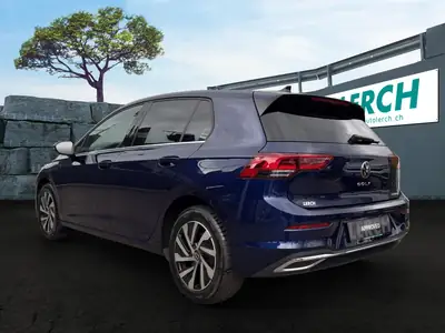 VW Golf Hybride 2022 — Berline compacte écologique, seulement 20 500 km — côté