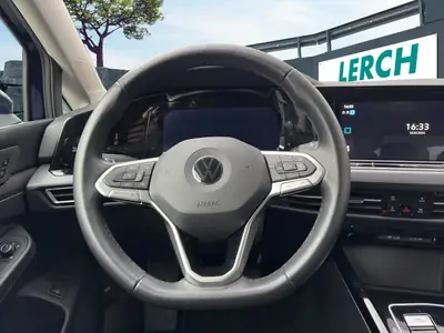 VW Golf Hybride 2022 — Berline compacte écologique, seulement 20 500 km — Miniature 9