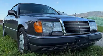 Mercedes-Benz 300 CE-24 Cabriolet — Youngtimer élégant, état impeccable, 227'000 km — côté