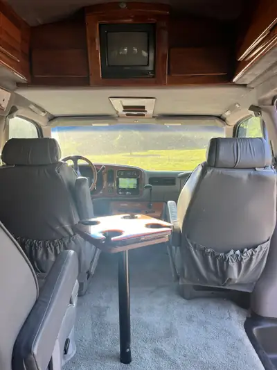Chevrolet Tourer 5.7L — Monospace 7 places aménagé en camping-car, kilométrage certifié — arrière