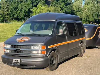 Chevrolet Tourer 5.7L — Monospace 7 places aménagé en camping-car, kilométrage certifié — vue extérieure