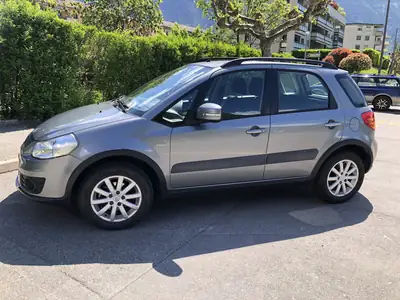 SUZUKI SX4 Diesel 135 ch — SUV compact fiable, première main, parfait état — Seitenansicht