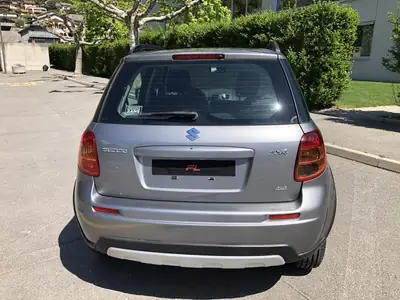 SUZUKI SX4 Diesel 135 ch — SUV compact fiable, première main, parfait état — Innenraum