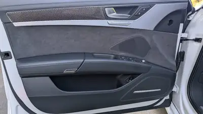 Audi S8 Plus 2017 — Berline sportive 605 ch, entretien Audi partenaire, sans sinistre — detail