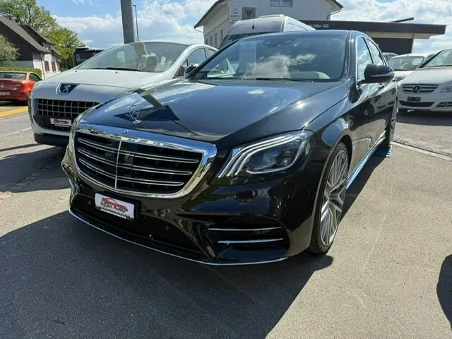 Mercedes-Benz S 350 L 4MATIC — Berline de luxe avec long empattement et transmission 9G-Tronic — vue extérieure