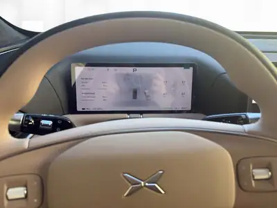 XPeng G9 — SUV électrique haute performance, 575 ch, Allradantrieb, faible kilométrage — Miniatura 7